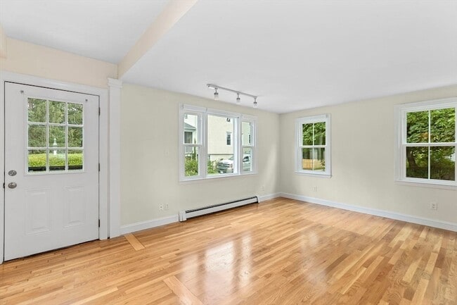 Photo - 231 Lincoln St House