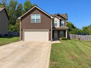 Building Photo - 464 Woodtrace Dr