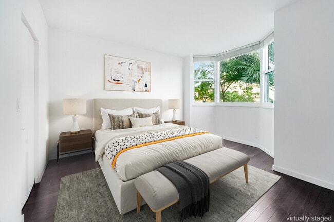 Dormitorio - 300 S Pointe Dr