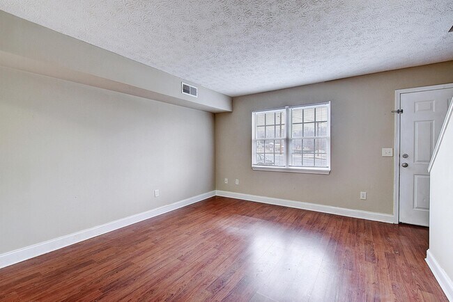 Building Photo - 133 Walker St
