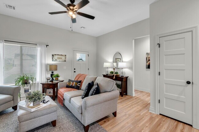 Foto del edificio - 1703 Jase Ct