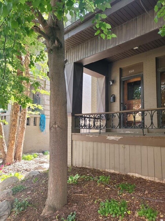 Building Photo - 560 S 26th Ave