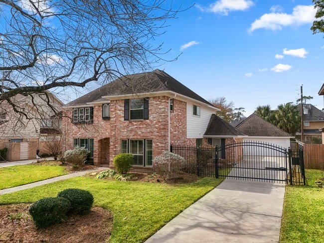 Building Photo - 16611 Brenton Oaks Dr