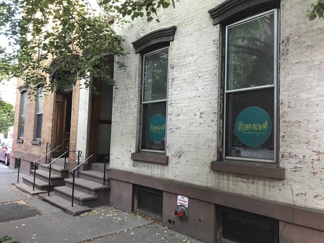 Front Entry - 1913 5th Ave