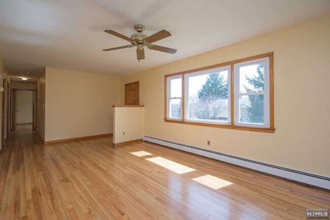 Building Photo - 403 Longview Ct