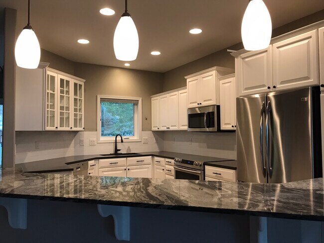 Kitchen - 5124 S Lincoln Way