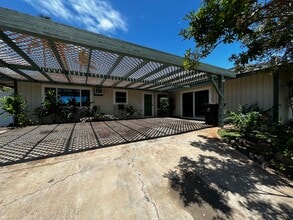 Building Photo - 167 Mahina St