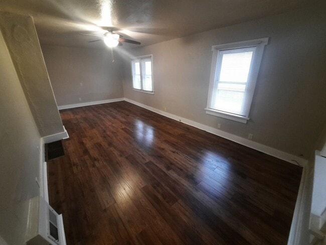 Building Photo - Two Bedroom, One Bathroom Home with fenced yard and shed