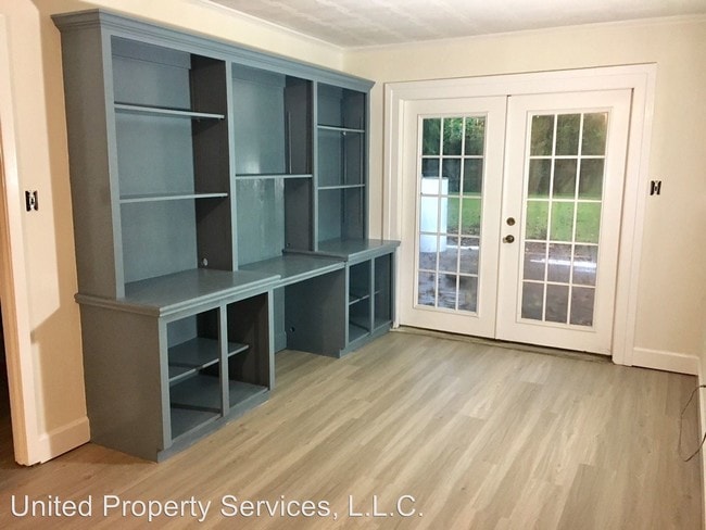 Building Photo - 5 br, 3.5 bath House - 212 Academy Rd