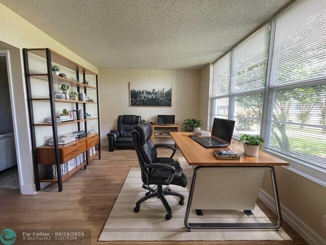 Building Photo - 802 Cypress Grove Ln