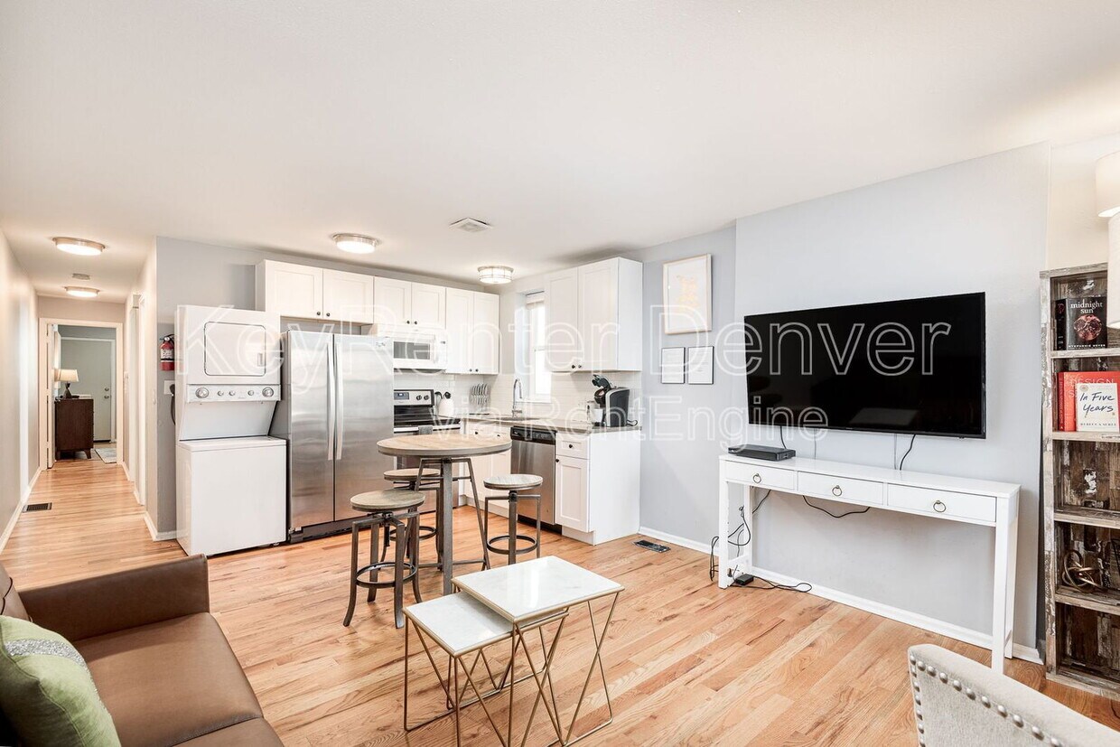 Foto principal - 2409 Tremont Pl