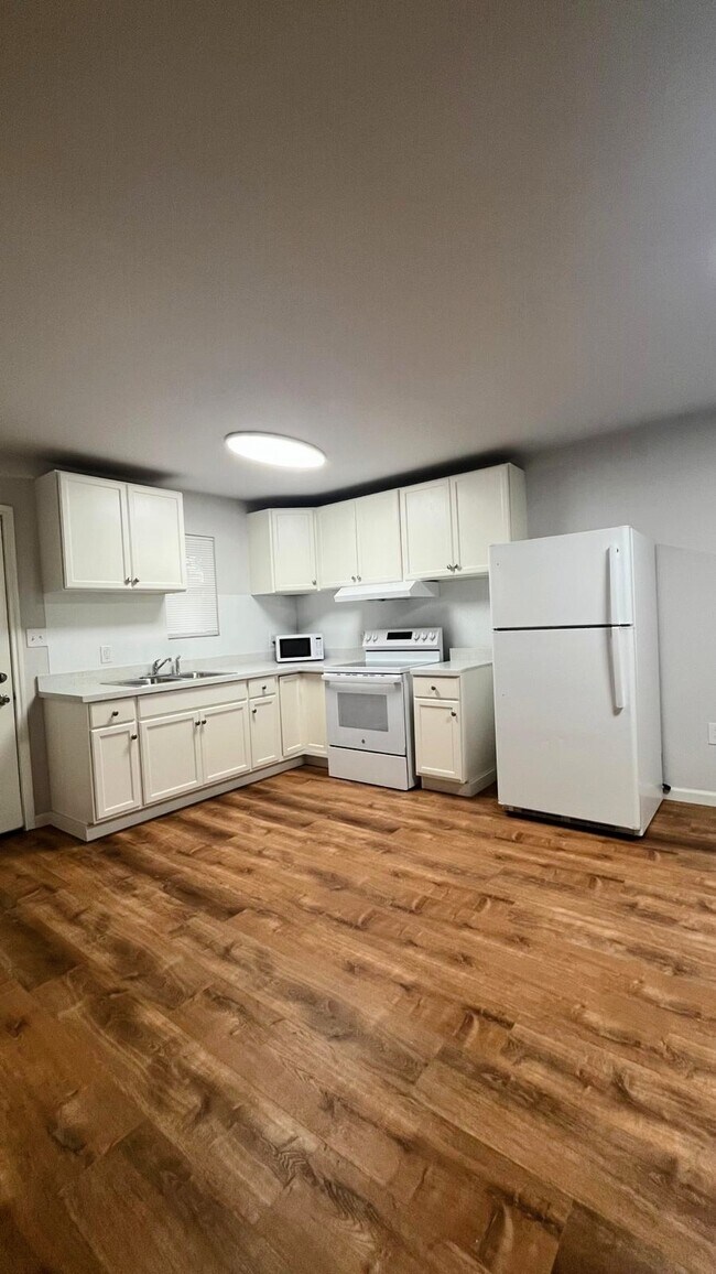 Foto del edificio - 1248 E Jackson Ave