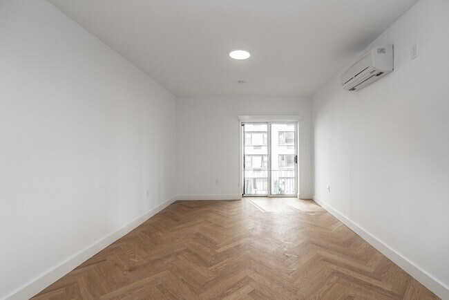 Foto del edificio - 321 E 22nd St