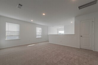 Building Photo - 325 Maple Bark Trl