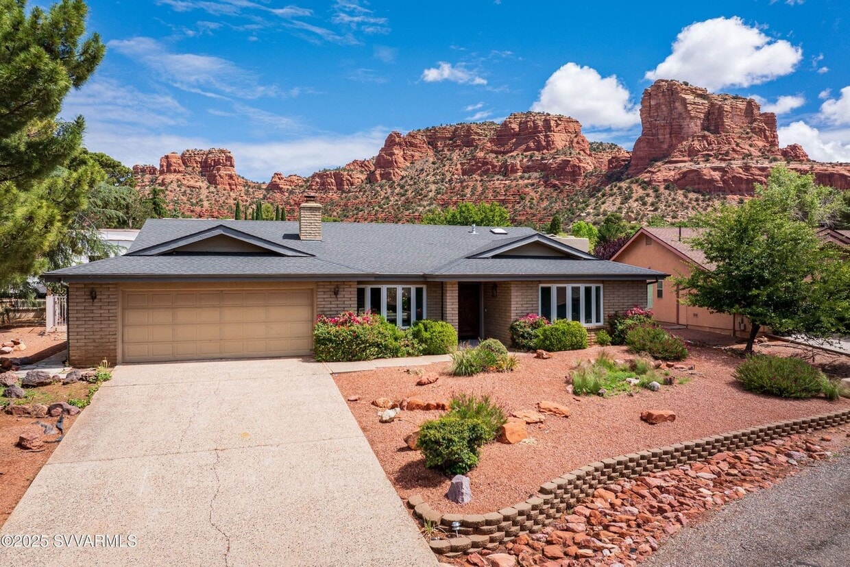 Primary Photo - Gorgeous, modern, remodeled, unfurnished, ...