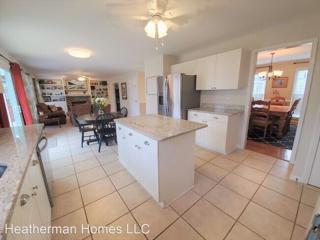 Building Photo - 5 br, 3.5 bath House - 21 Scotland Circle