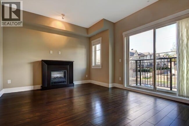 Photo du bâtiment - 7168-7168 Stride Ave