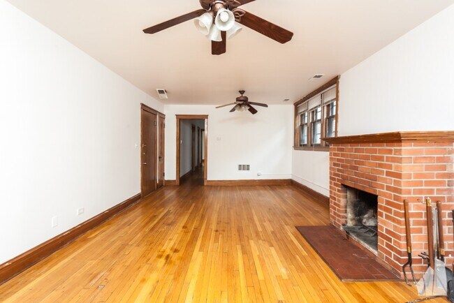 Foto del edificio - 846 W Fullerton Ave