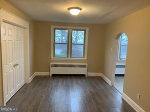 Building Photo - 1017 N York Rd