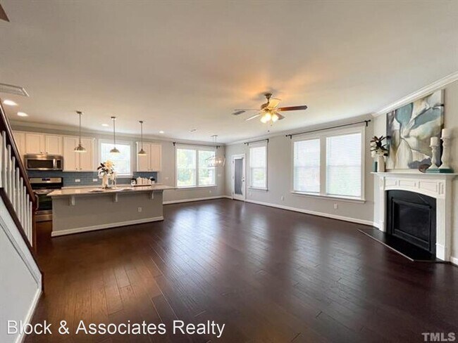 Foto del edificio - 4 br, 3.5 bath House - 2520 Snowdrop Ct