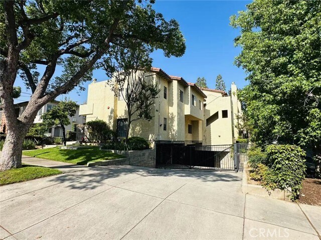 Foto principal - 222 S Catalina Ave