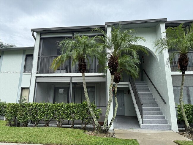 Building Photo - 1013 Green Pine Blvd