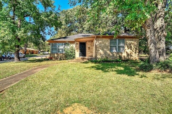 Foto del edificio - 1431 W Chestnut St