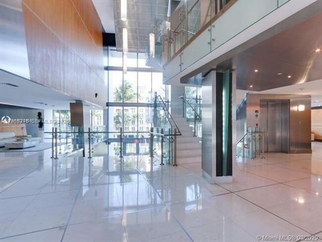 Foto del edificio - 2950 NE 188th St