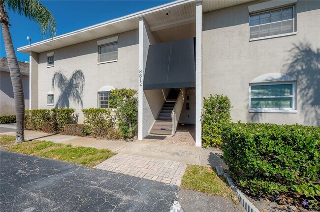 Foto del edificio - 8812 Bay Pointe Dr