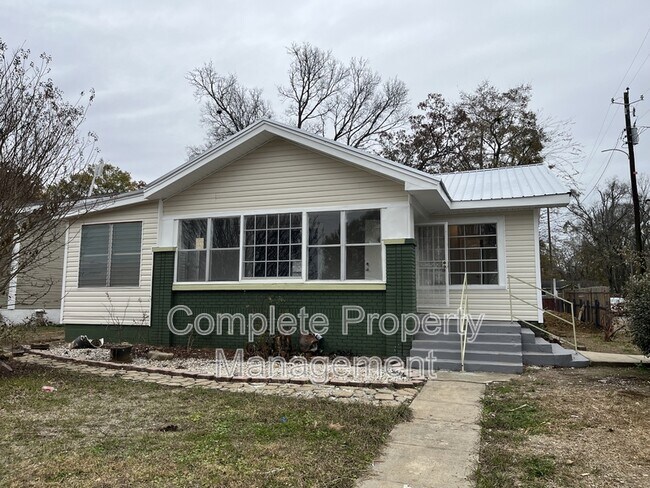 Foto del edificio - 1645 Woodland Ave SW