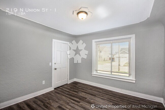 Building Photo - 219 N Union St