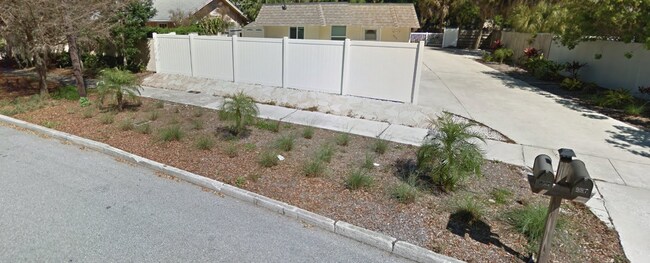 Foto del edificio - Indian Beach Park Duplex - walk to Ringlin...