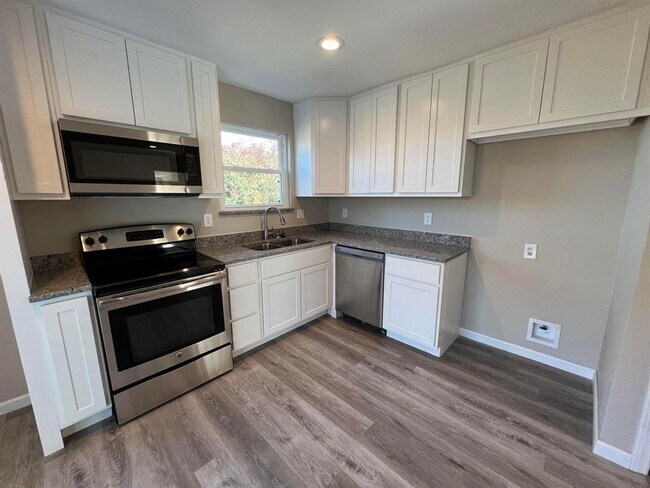 Foto del edificio - 411 Hillcrest St