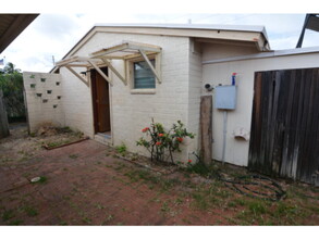 Building Photo - 315 Iliaina St