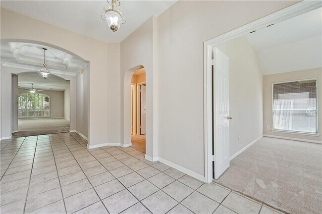 Foto del edificio - 5716 Trelawney Ln