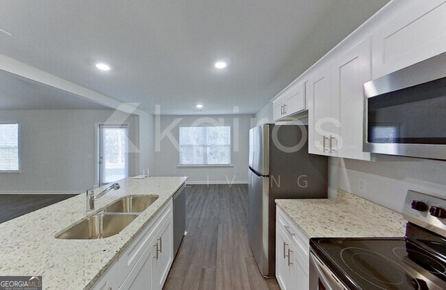 Building Photo - 132 Western Red Cedar Dr