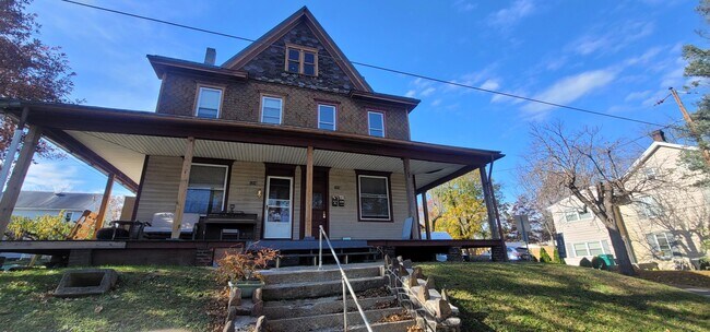 Building Photo - 1218 4th St