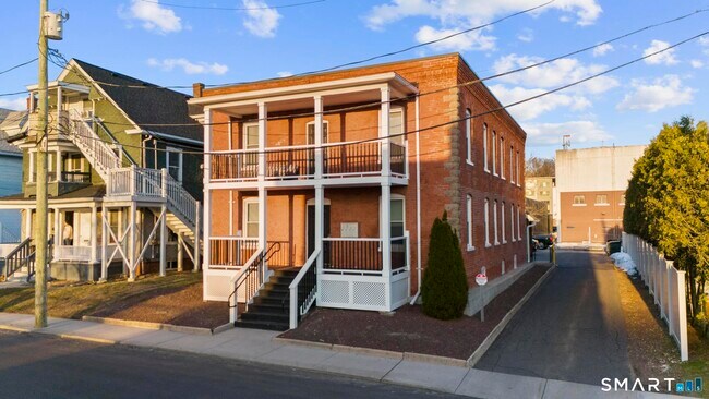 Foto del edificio - 18 Kelley St