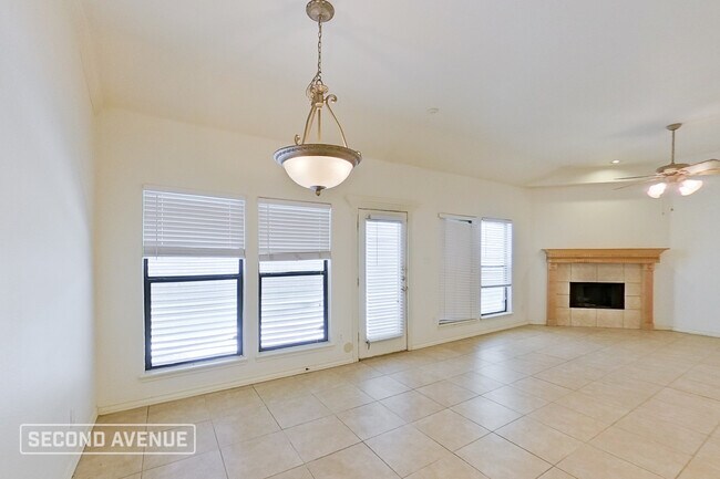 Foto del edificio - 6821 Windfilled Cir