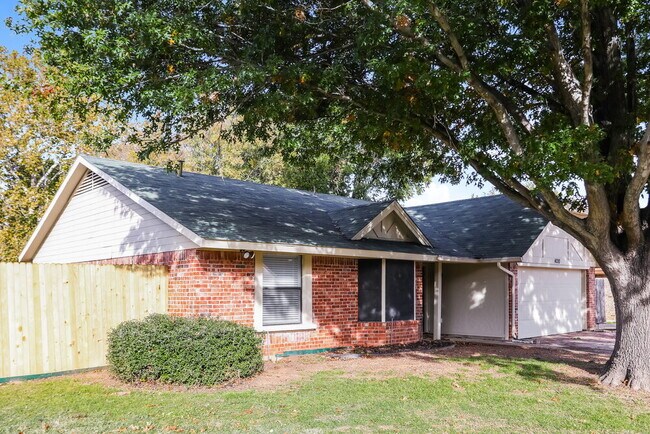 Foto del edificio - 4210 Glen Hollow Cir