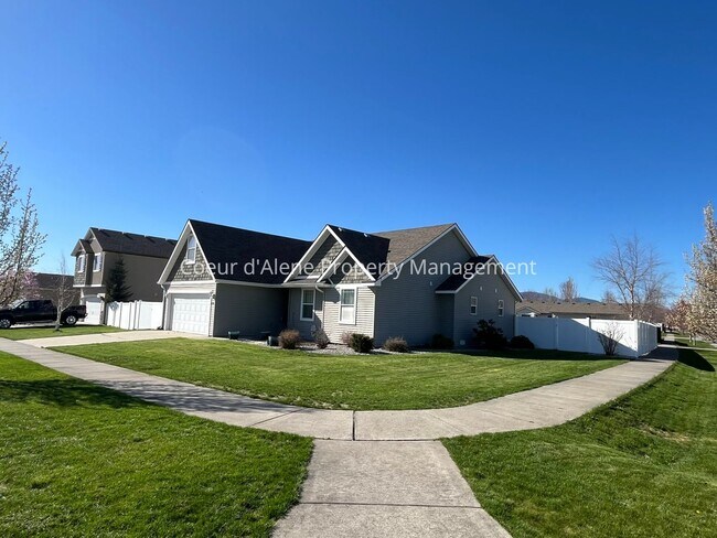 Foto del edificio - 3 bed house with Bonus Room in The Landings!