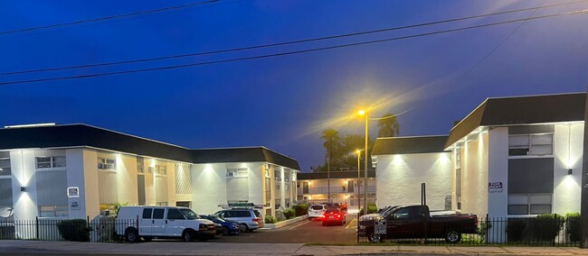 Building Photo - One Dot Apartments