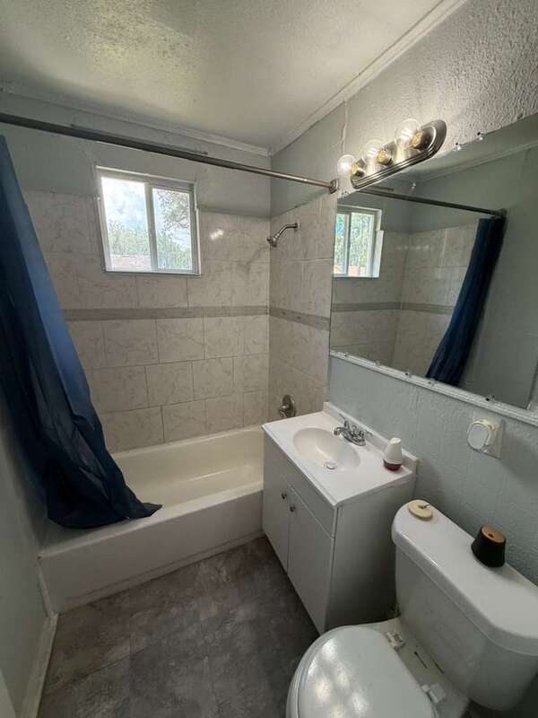 Foto del edificio - 314 Celery Ave S