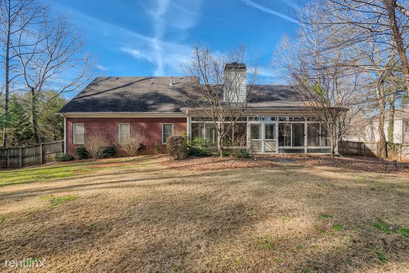 Foto principal - 2711 Pitlochry St SW