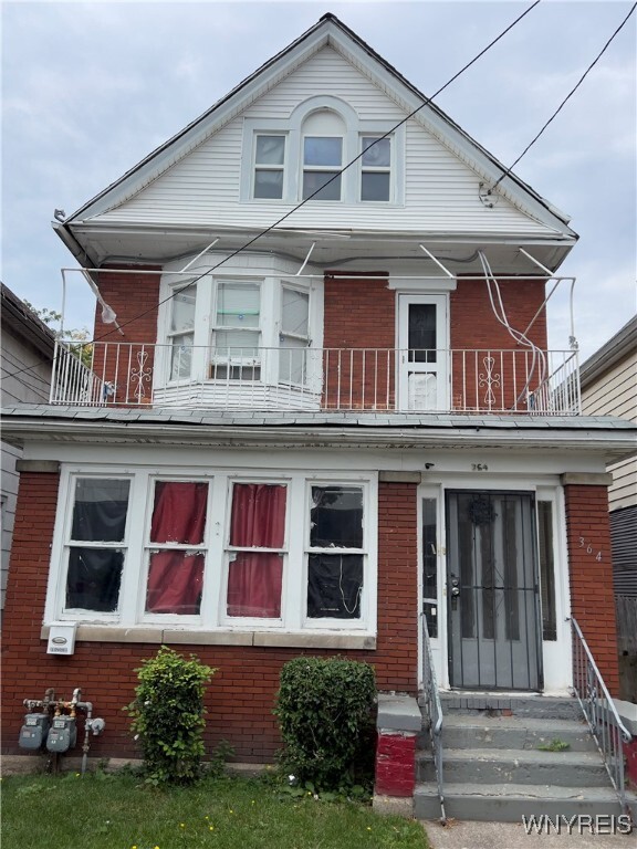 Building Photo - 364 Gibson St