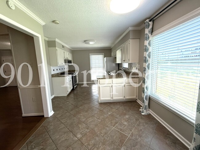 Building Photo - 7120 Toro Cove