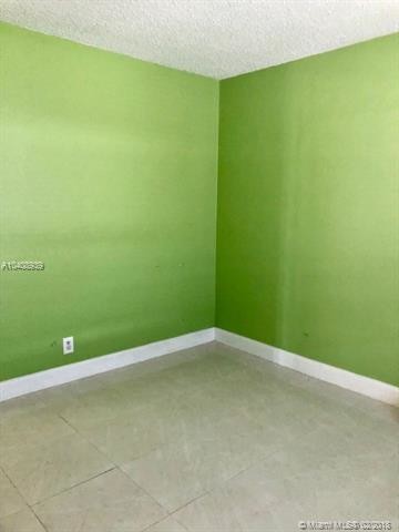 Foto del edificio - 2531 NE 10th Ct