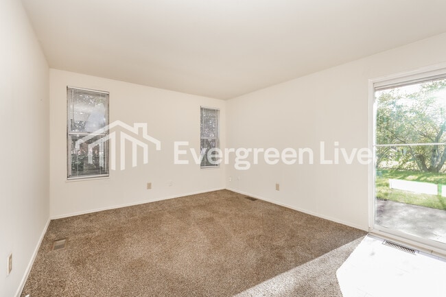 Foto del edificio - 7364 Brandt Pike