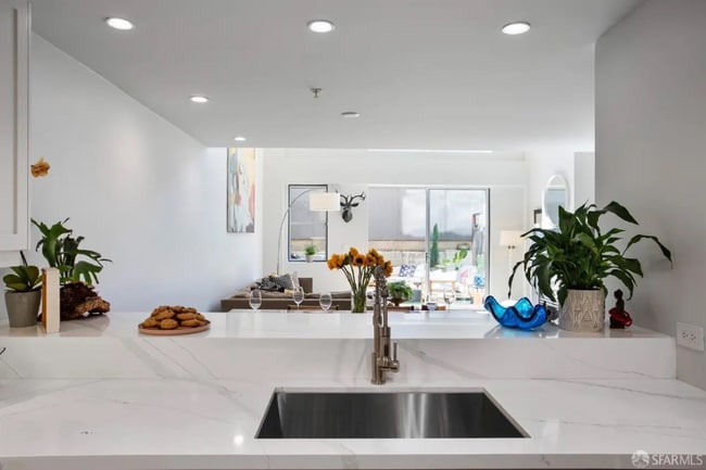 Foto del edificio - 2412 Harrison St