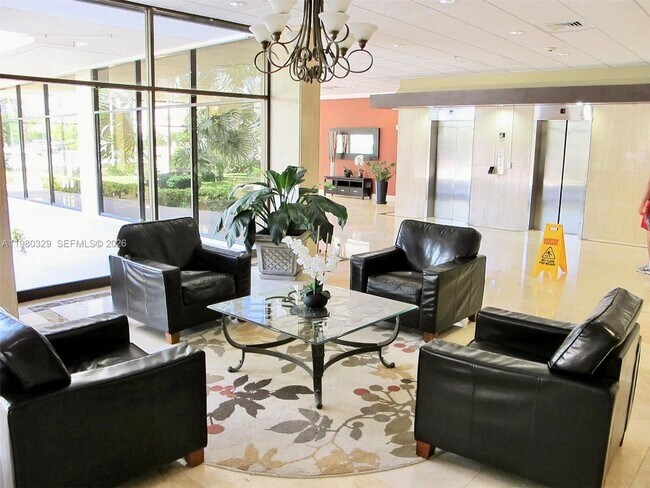 Foto del edificio - 400 Kings Point Dr